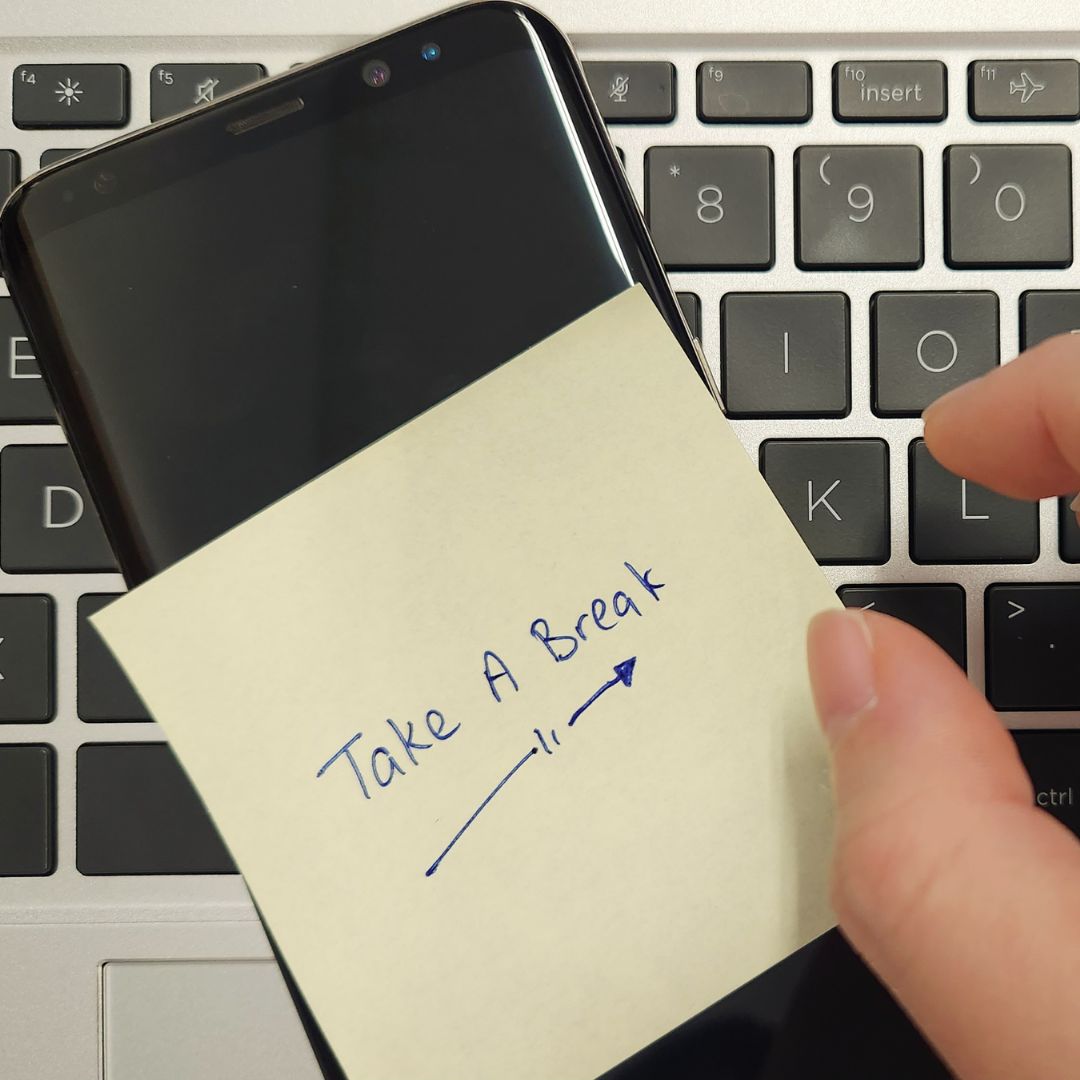 Unplug to Reboot: The Benefits of a 1-Month Digital Detox